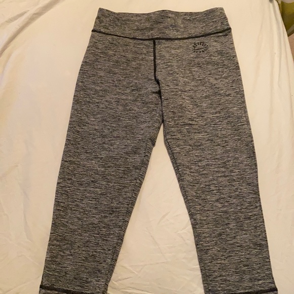 Las Vegas active wear duo! Tank/Leggings - Picture 2 of 5